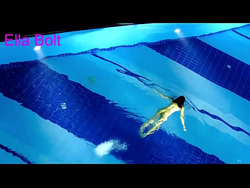 ❤️ Saya tidak boleh berhenti menonton, berambut perang muda ditangkap berenang bogel di kolam peranginan ELLA BOLT ❤❌ Lucah pada ms.porn-mz-com.ru ❌